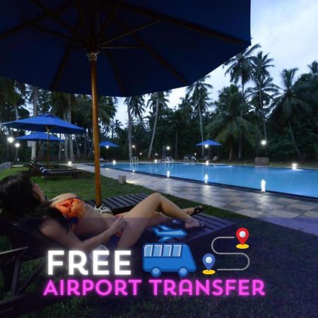Oreeka - Katunayake Airport Transit Hotels Exterior foto