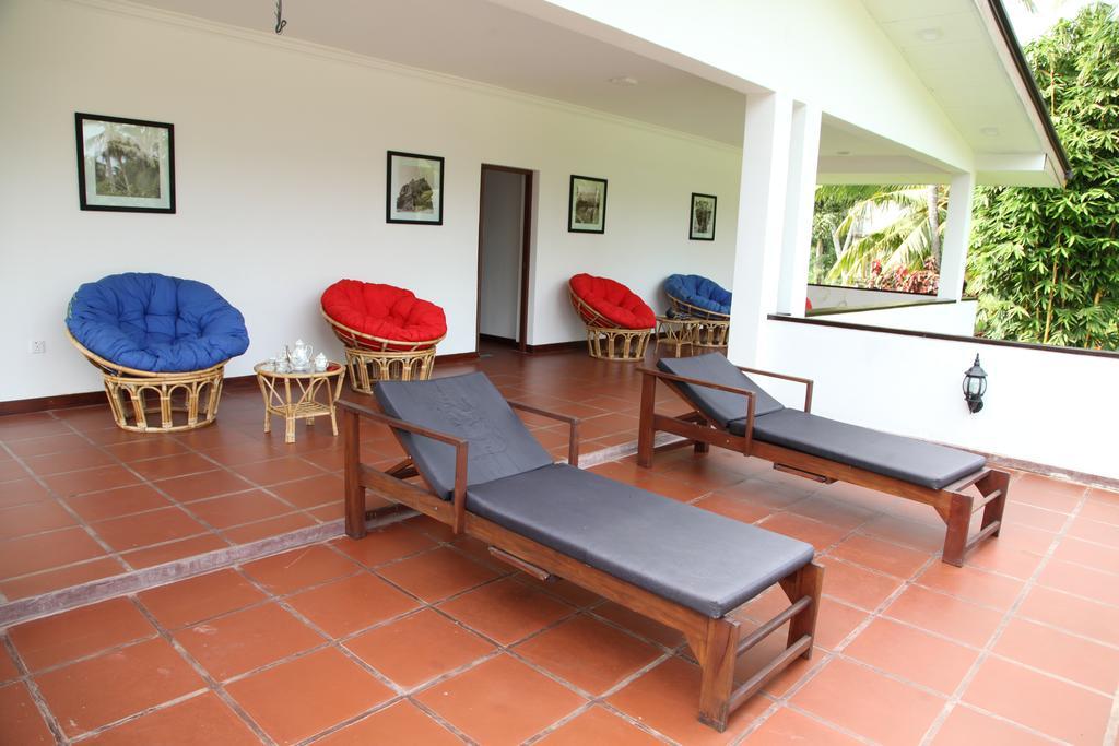 Oreeka - Katunayake Airport Transit Hotels Exterior foto