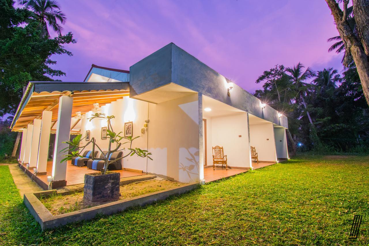 Oreeka - Katunayake Airport Transit Hotels Exterior foto
